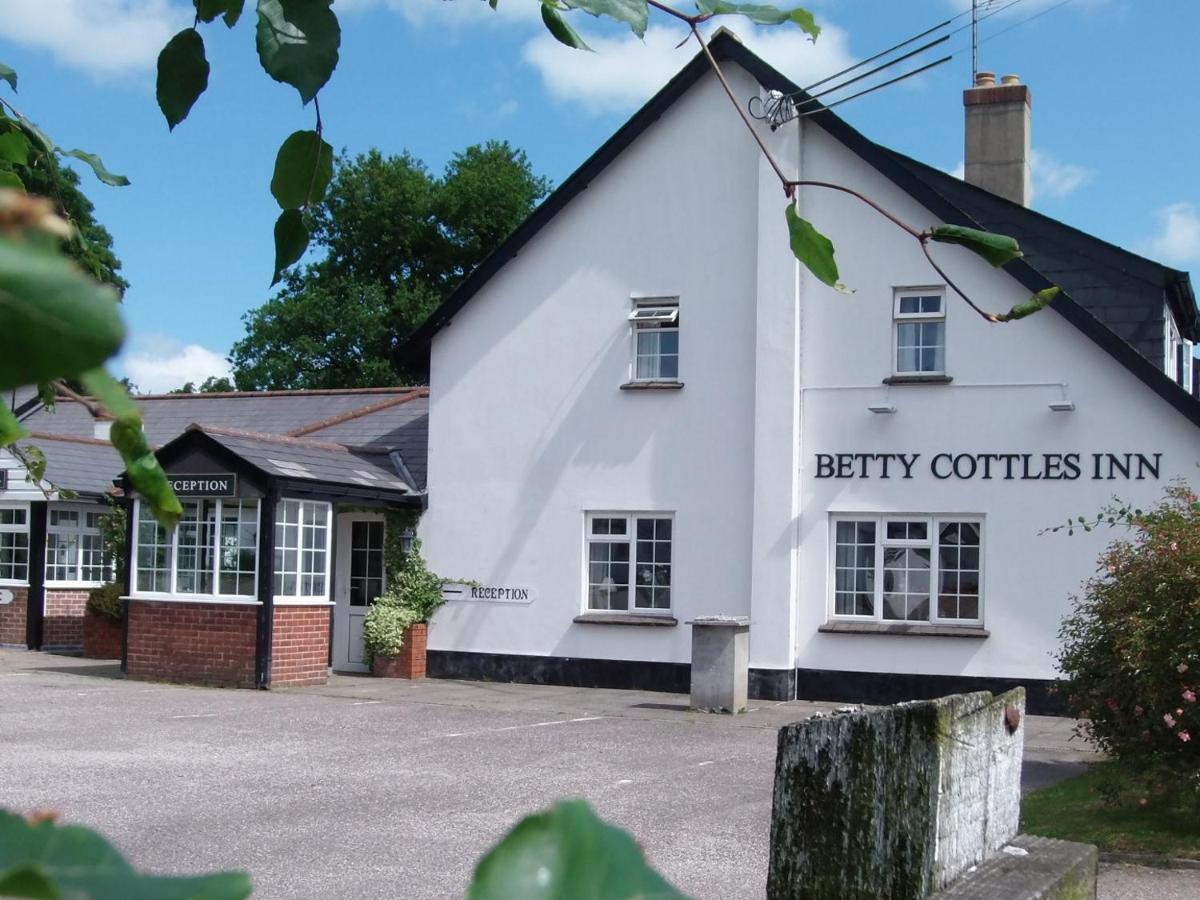 Betty Cottles Inn Okehampton Exterior foto